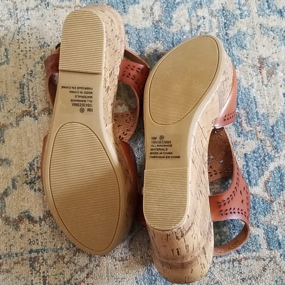 Sandals - Picture 4 of 6